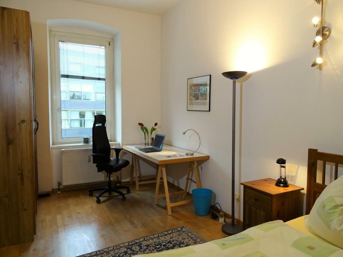 Charming, Central, Spacious Apartment Инсбрук Екстериор снимка