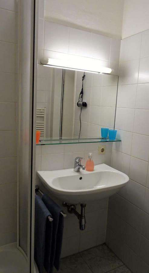 Charming, Central, Spacious Apartment Инсбрук Екстериор снимка